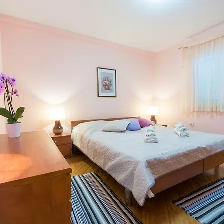 Apartman Lu Apartment