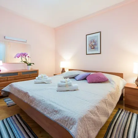 Apartman Lu Apartment